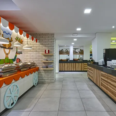 Arminda & 4* 헐소니소스